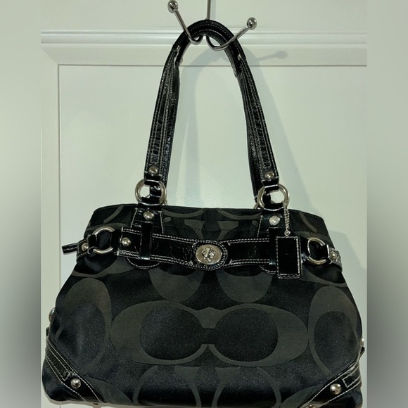 GUC Coach authentic signature, logo satchel BLACK & SLIVER - Picture 4 of 4